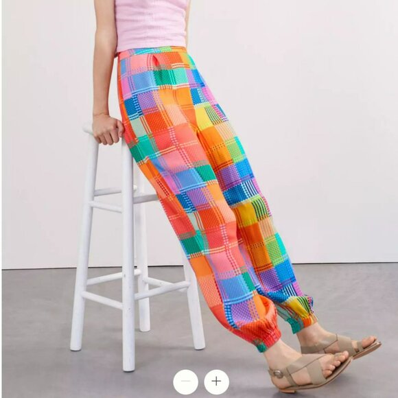 Farm Rio Woven Joggers - Picture 2 of 12